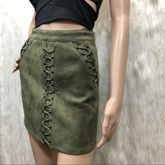 LF Seek the label Suede Mini Skirt. XS - Picture 1 of 6